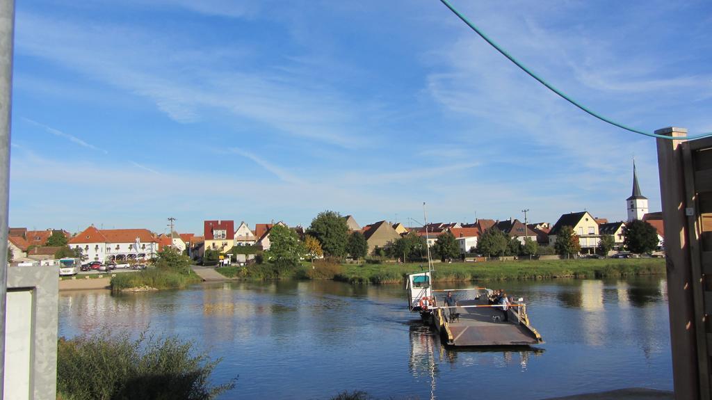 Pension Am Weinberg Bed & Breakfast Mainstockheim Bagian luar foto