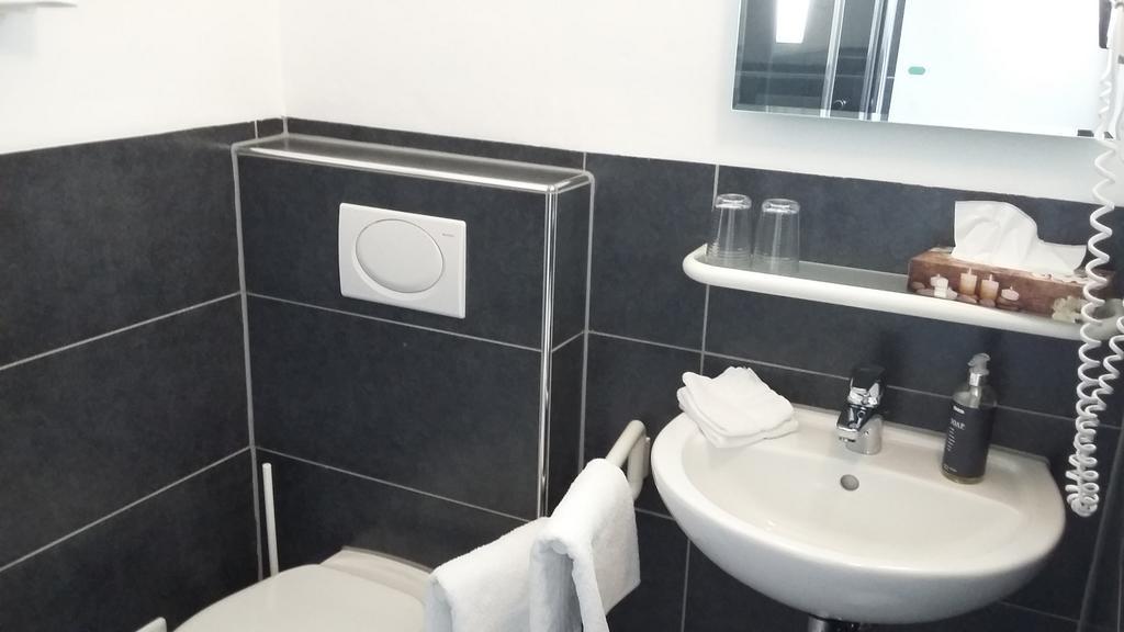 Pension Am Weinberg Bed & Breakfast Mainstockheim Bagian luar foto